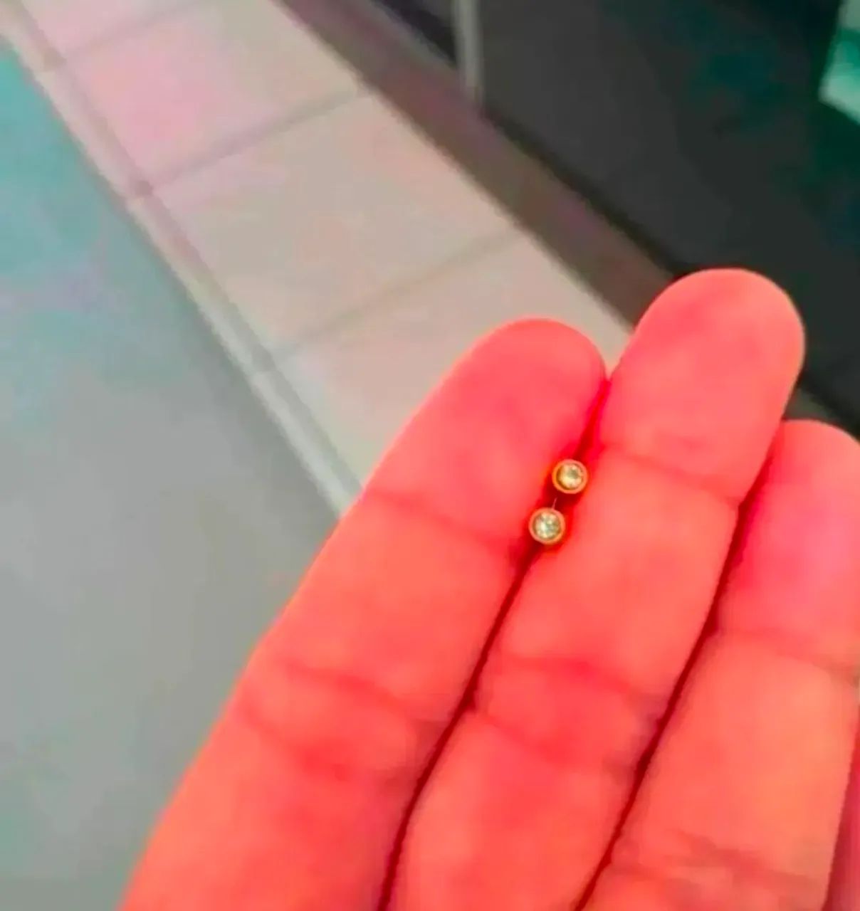 Vendo 2 brincos da rommanel com zirconia - Foto 4