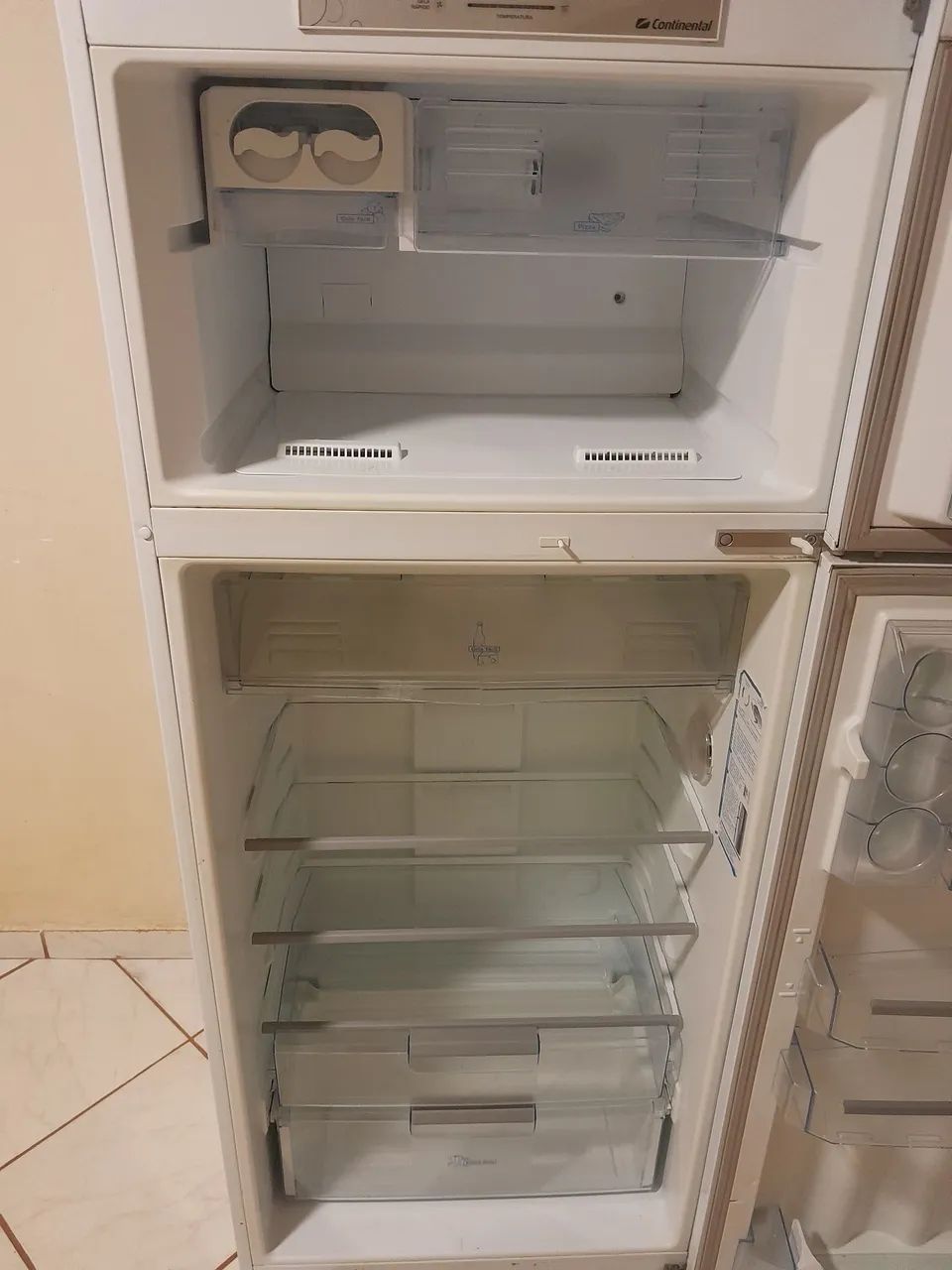 Geladeira continental 