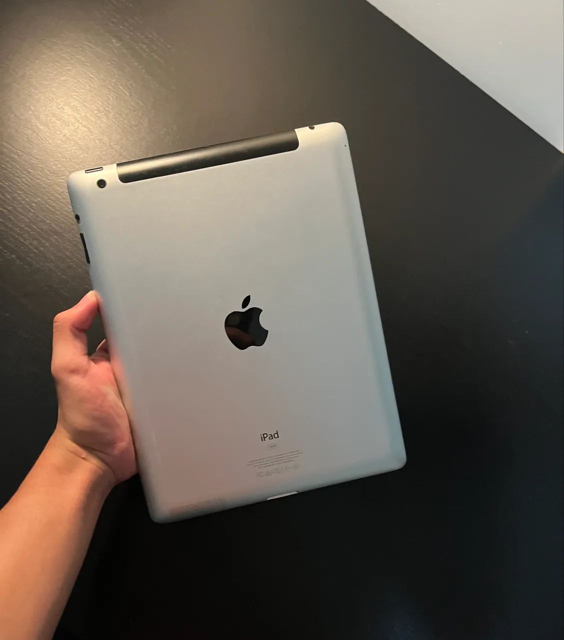 iPad Apple MUITO BARATO - funcionando, só tela quebrada!