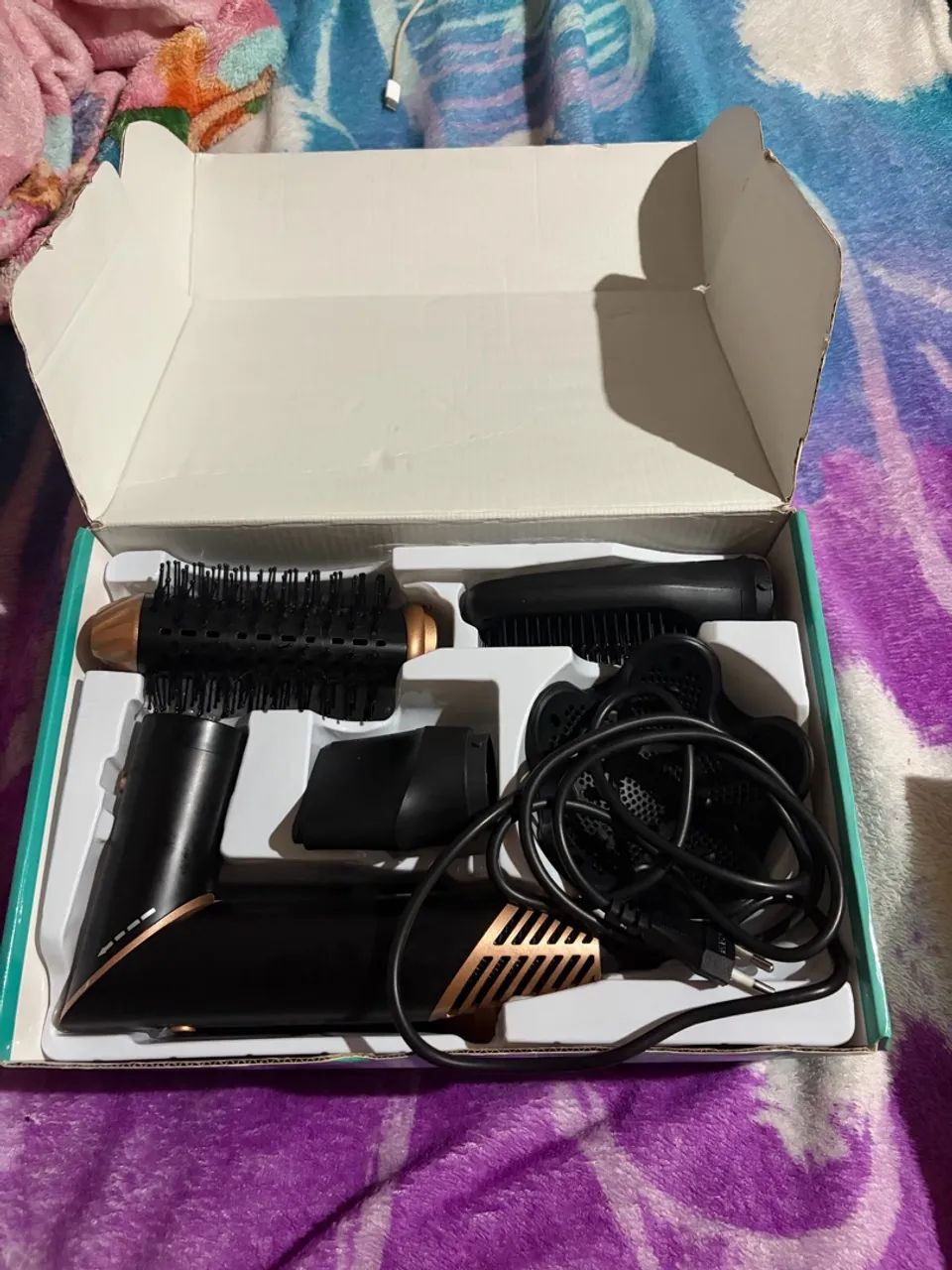 kit secador e modelador de cabelo 5 em 1, preto e dourado. - Foto 2