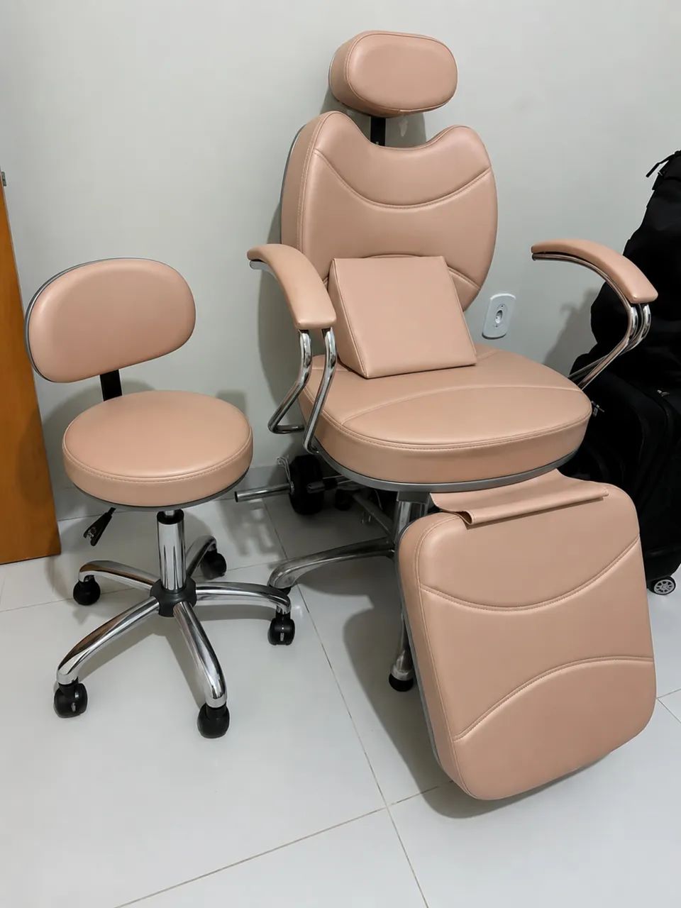 Cadeira para salão com mocho