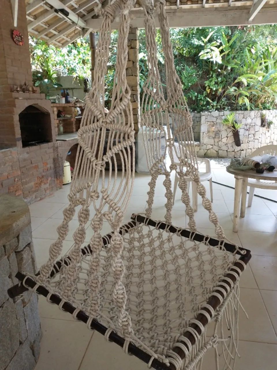 Cadeira balanço em macramé 
