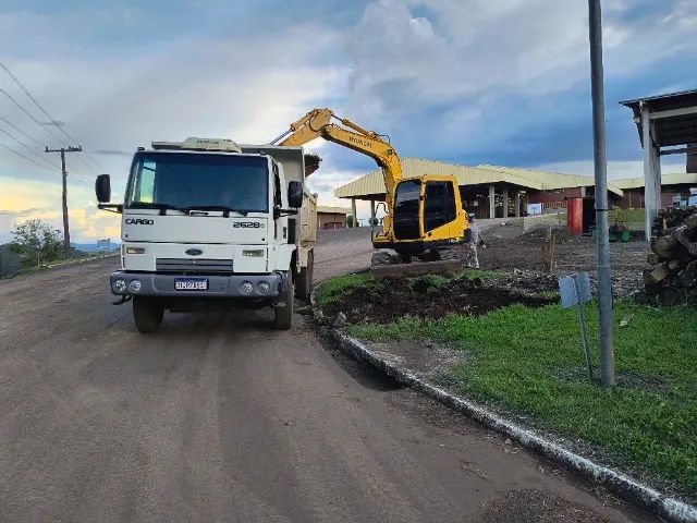 Caçamba Basculante Ford