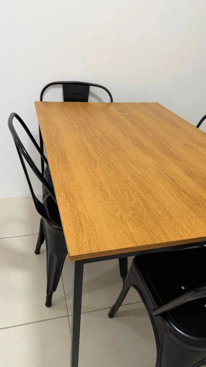 Mesa de jantar 4 lugares