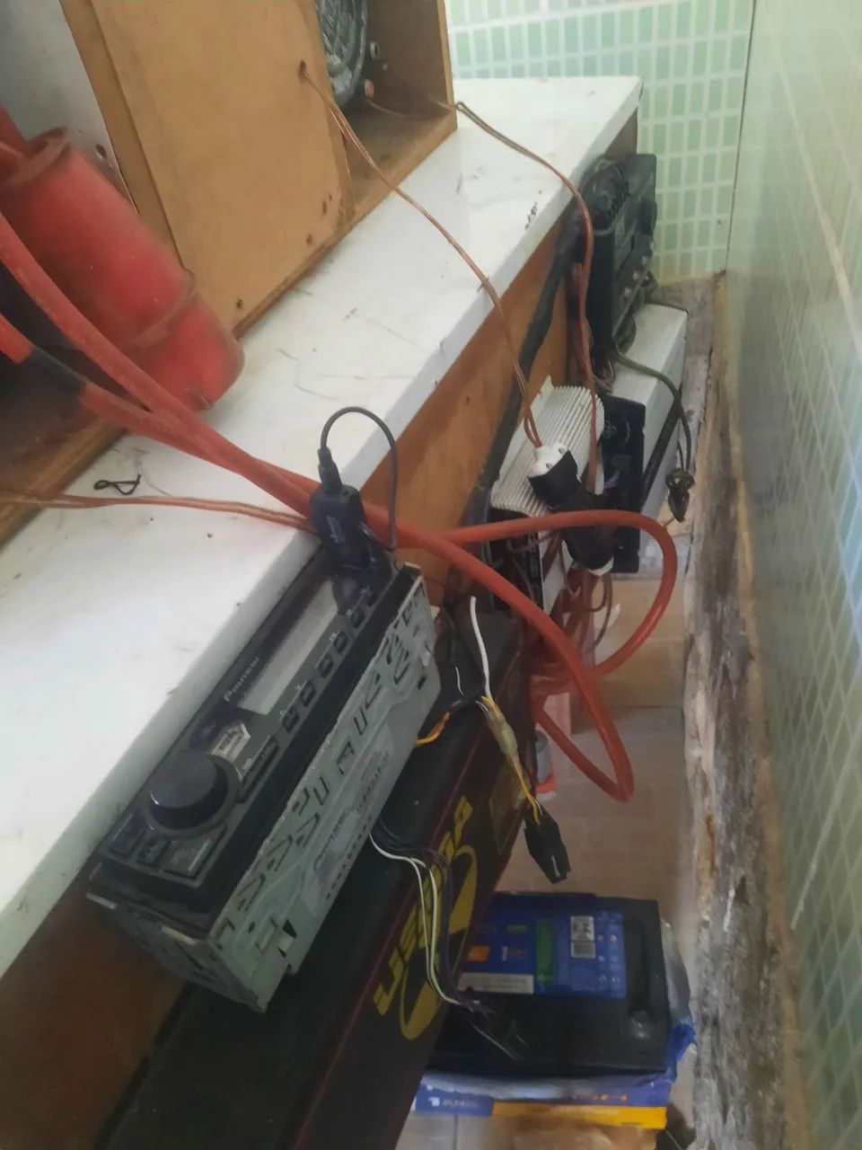 Caixa de som pega na luz e bateria - Foto 2