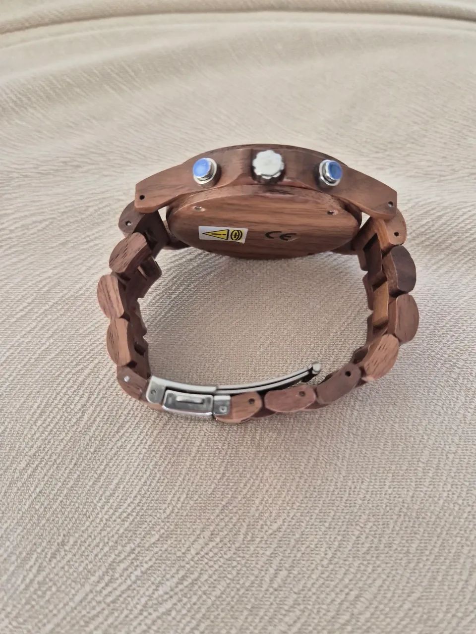 Relógio com pulseira de madeira - Foto 3