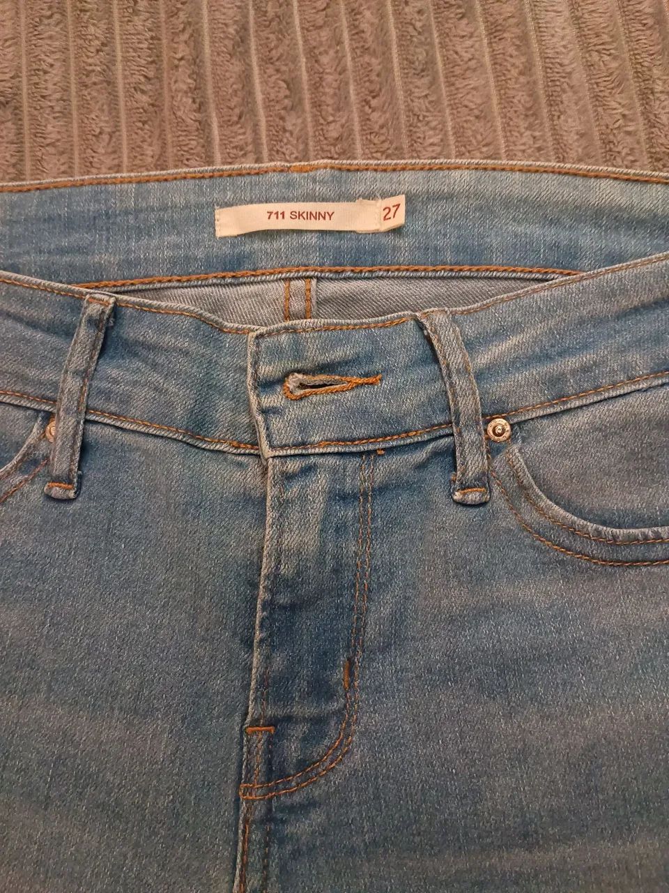 Calça Levis Strauss skine semi nova 