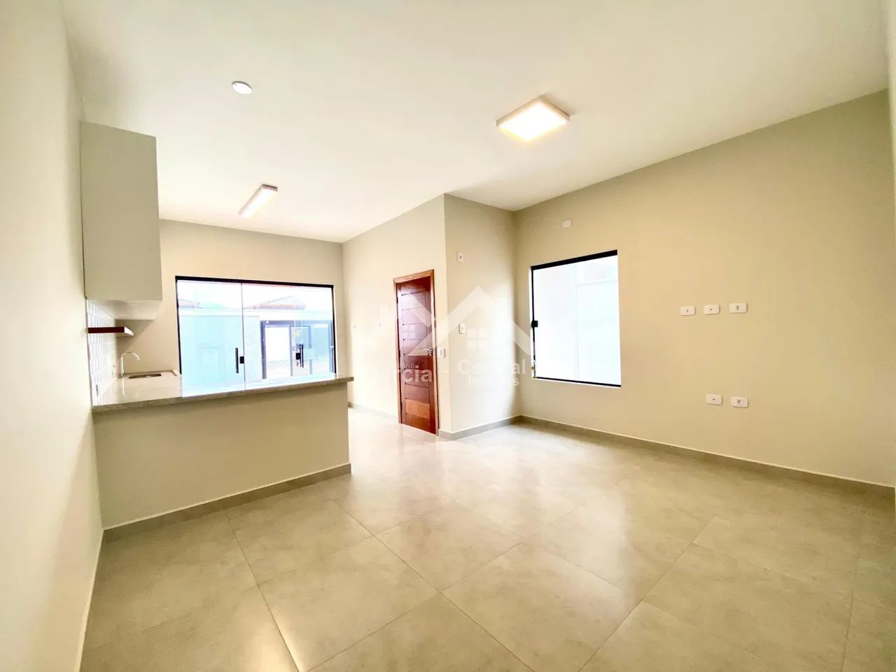Casa nova com piscina em Peruíbe REF: 8408 - Foto 4