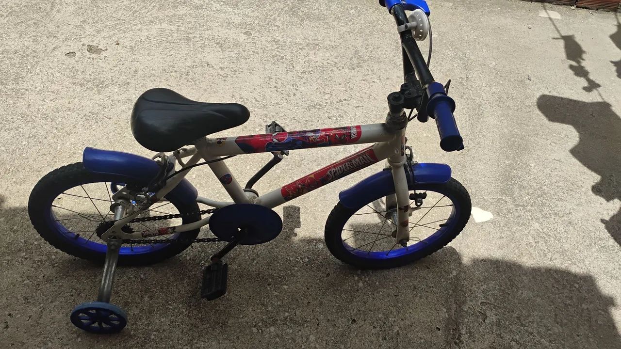 Bicicleta infantil 4 anos aro 16 - Foto 2