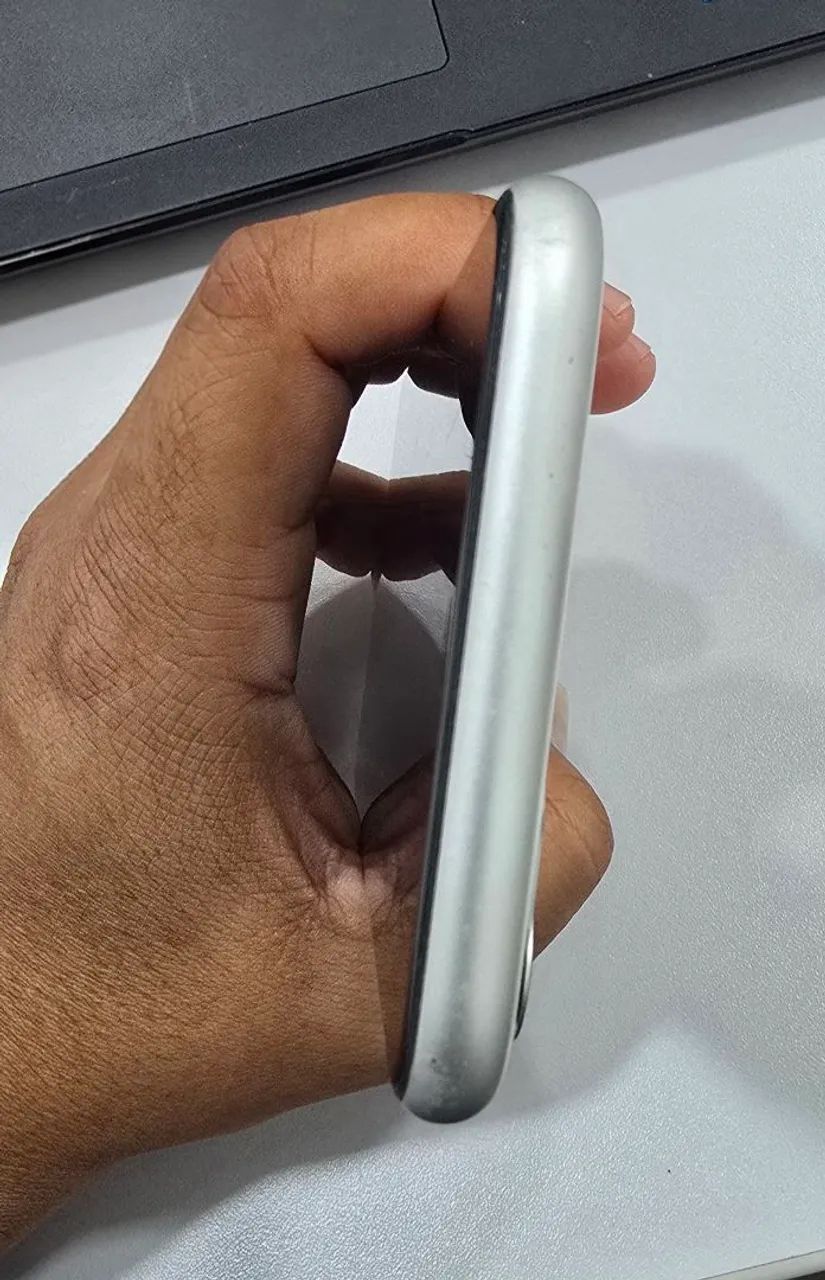 Iphone 11 branco 64GB - Foto 4