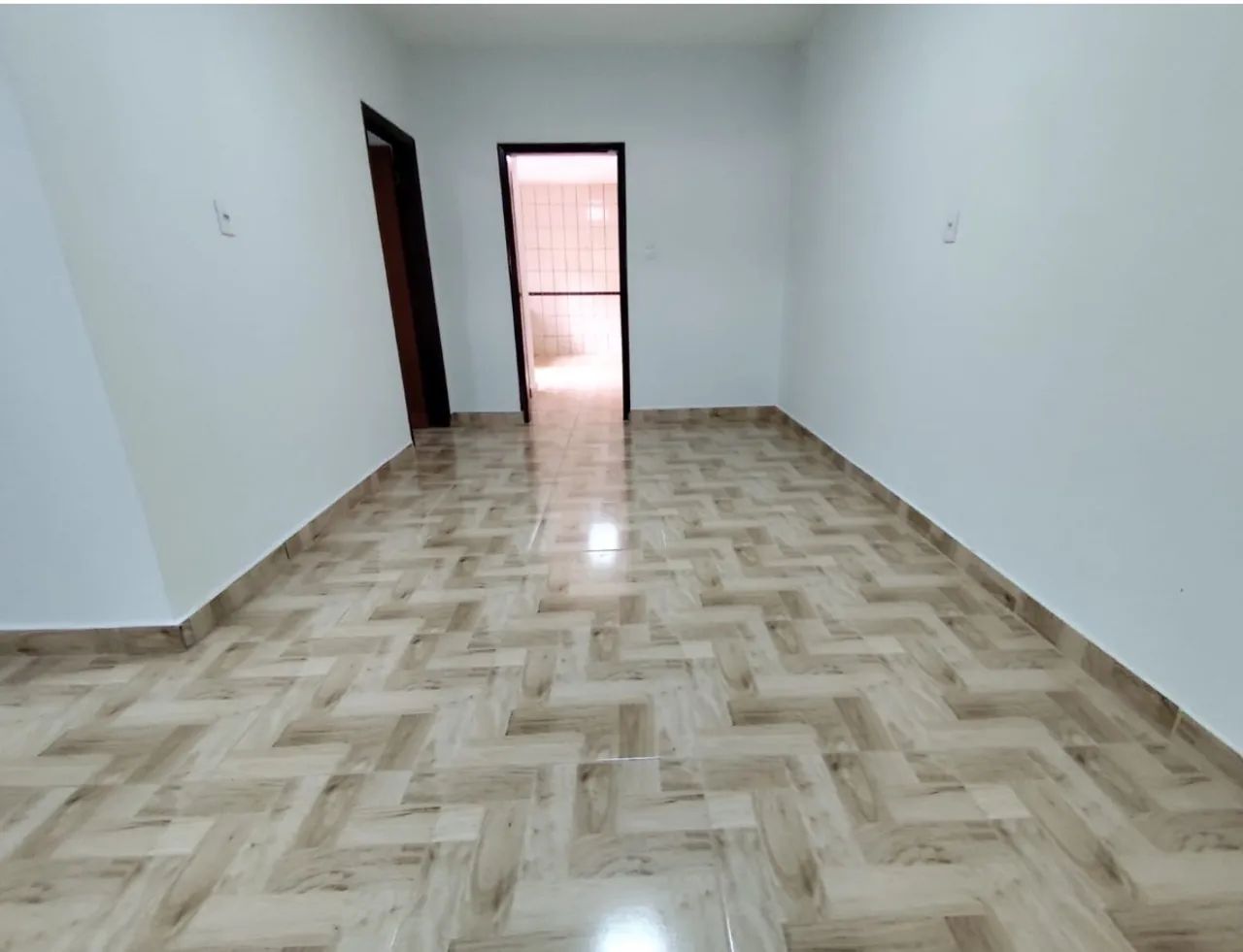 ? OPORTUNIDADE! Casa reformada, 3 quartos sendo 1 suíte - pronta para morar! - Foto 2