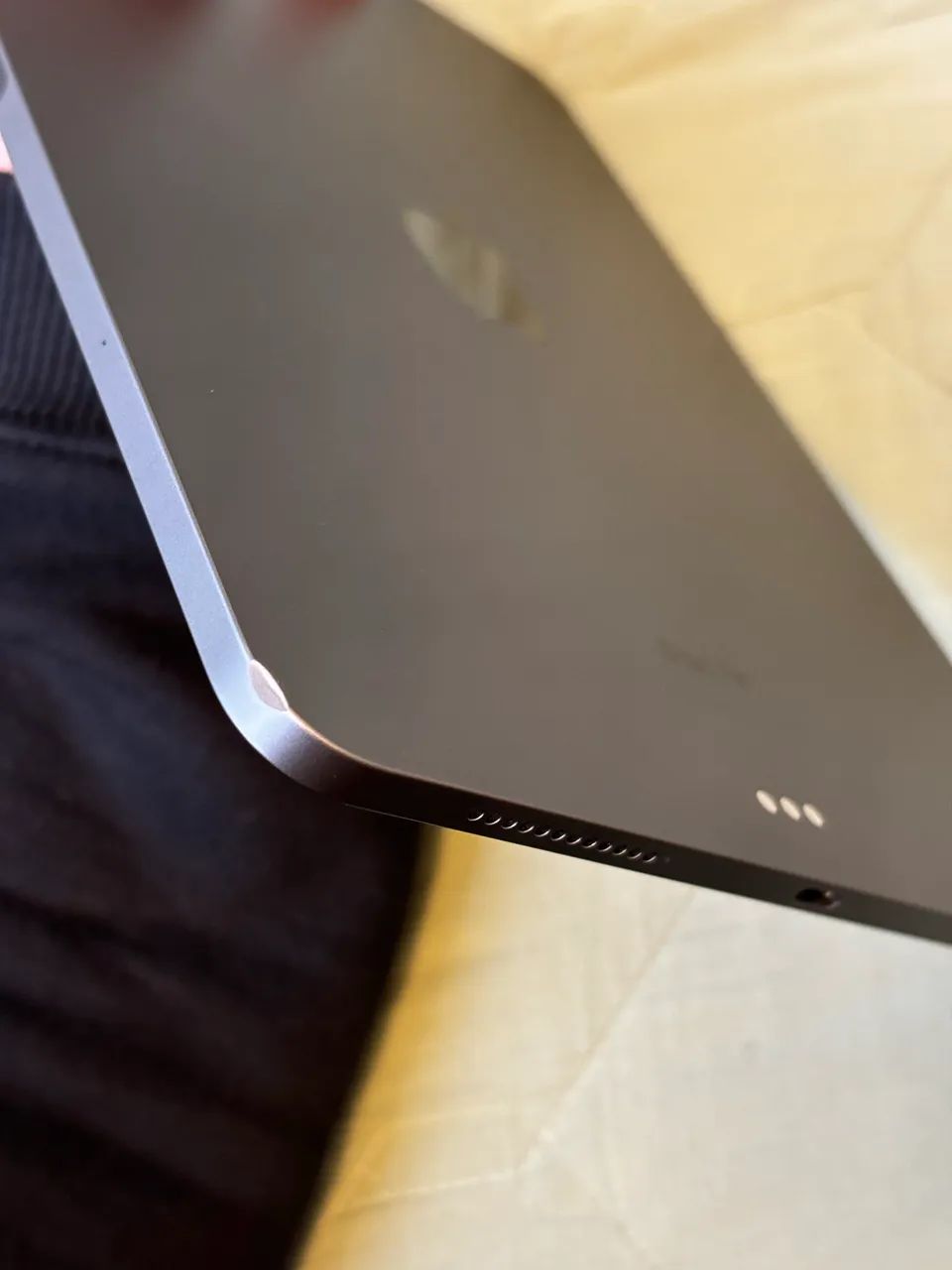 iPad Air 5ª Geração M1 64GB Wi-Fi Cinza Espacial - Bateria 97