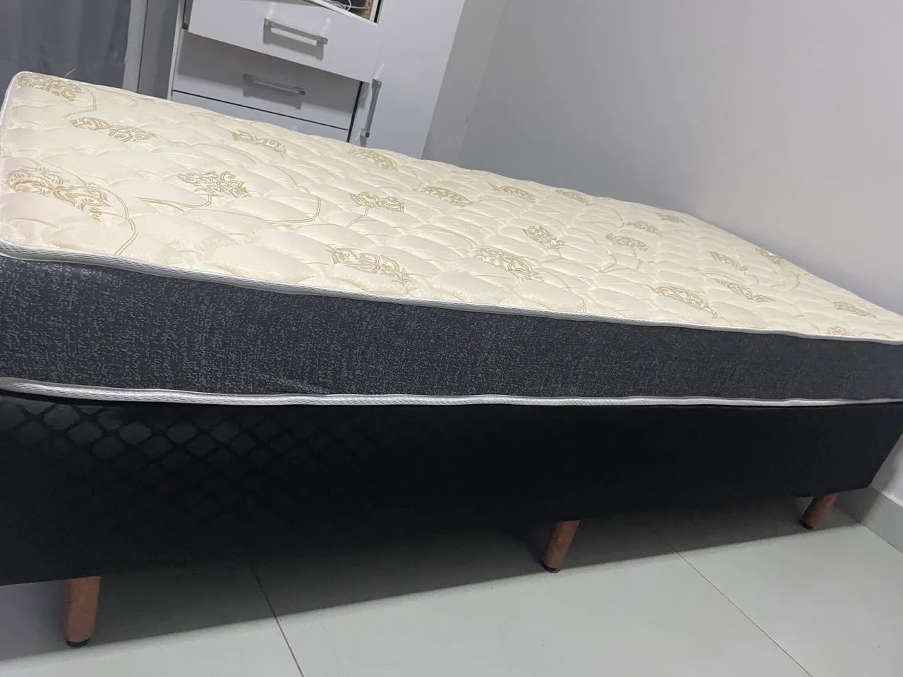 Vendo cama de solteiro  - Foto 2