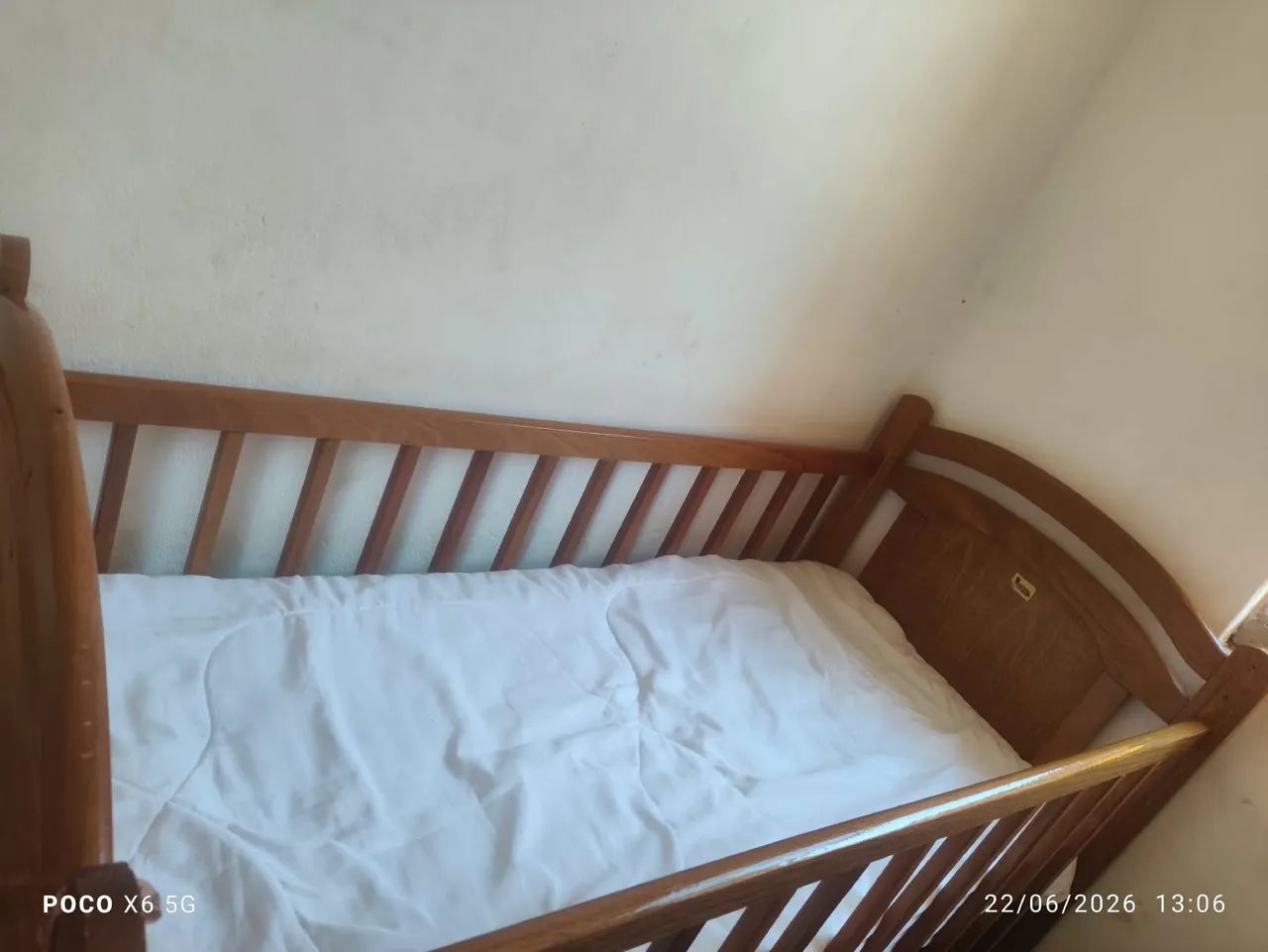 Vendo berço de madeira 280$ - Foto 3