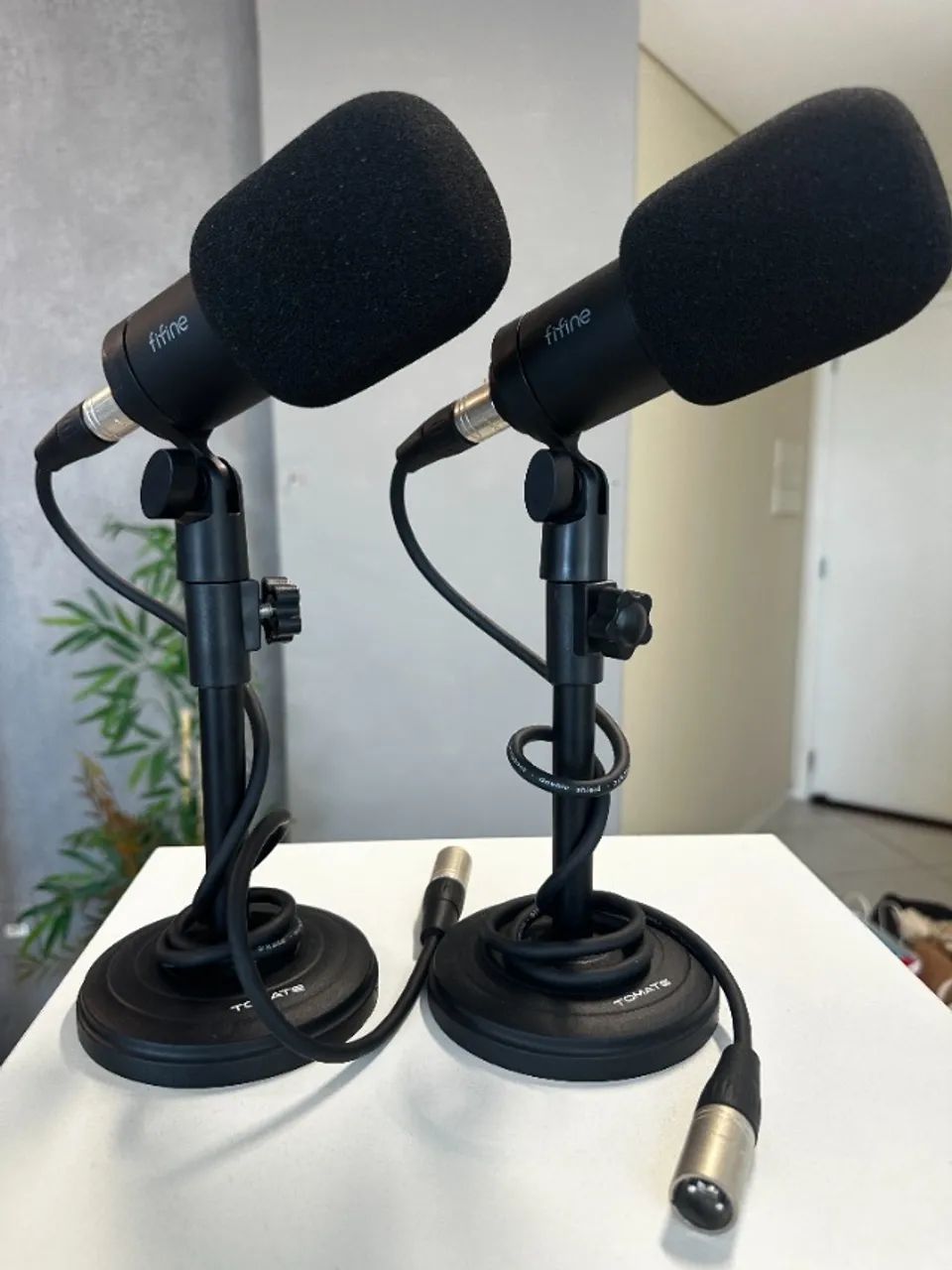 2 kit microfone FIFINE XLR Dynamic K669d Podcast Preto + pedestal Tomate + puf - Foto 3