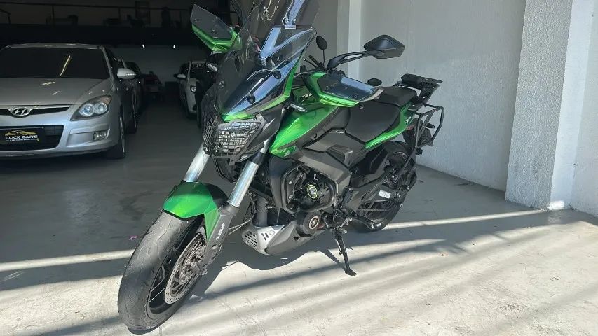 BAJAJ DOMINAR 400CC