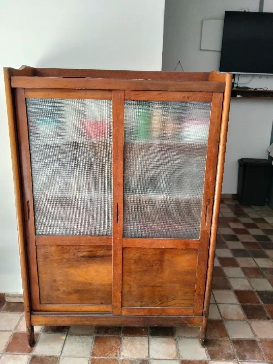 Cristaleira de antiguidade 