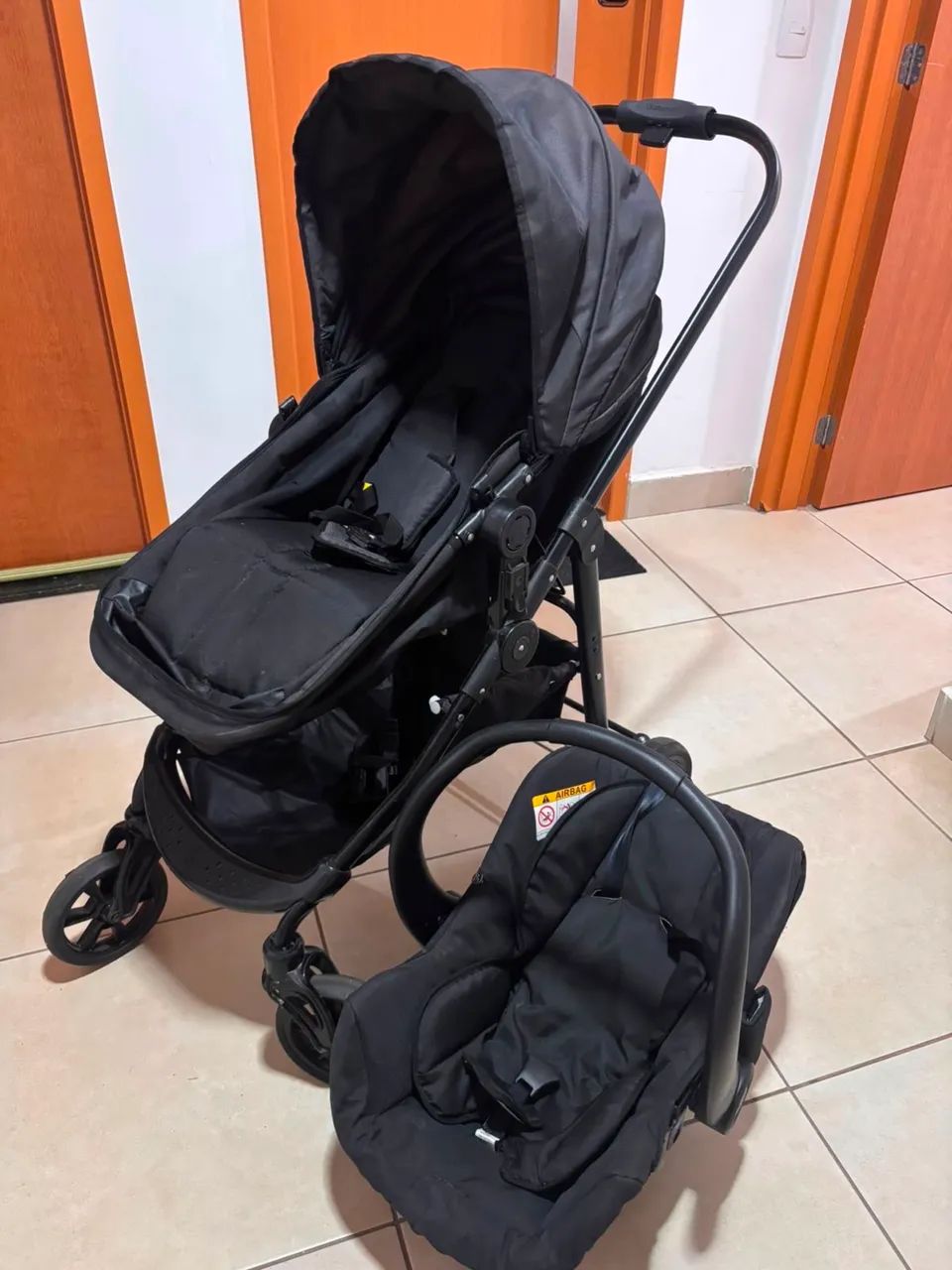 Carrinho de bebê e bebê conforto  - Foto 3