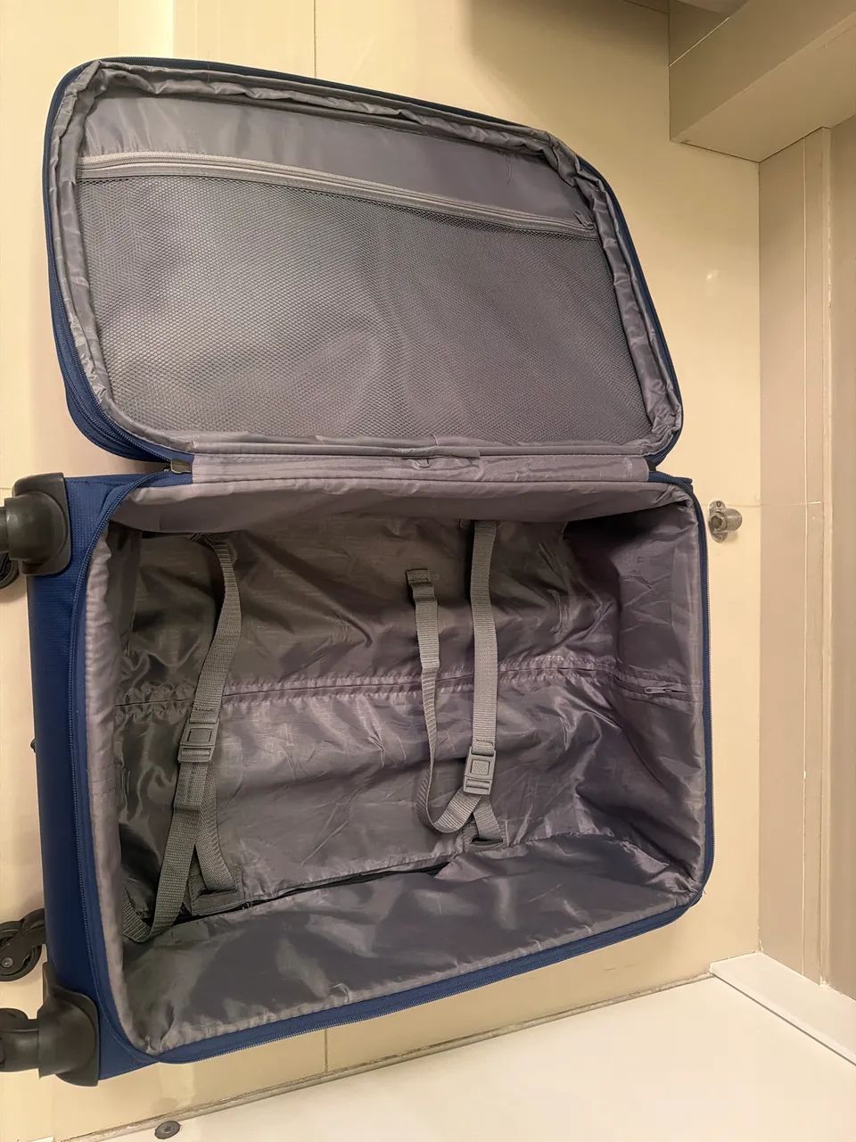 Mala azul marinho -  Sestini 23kg  - Foto 3
