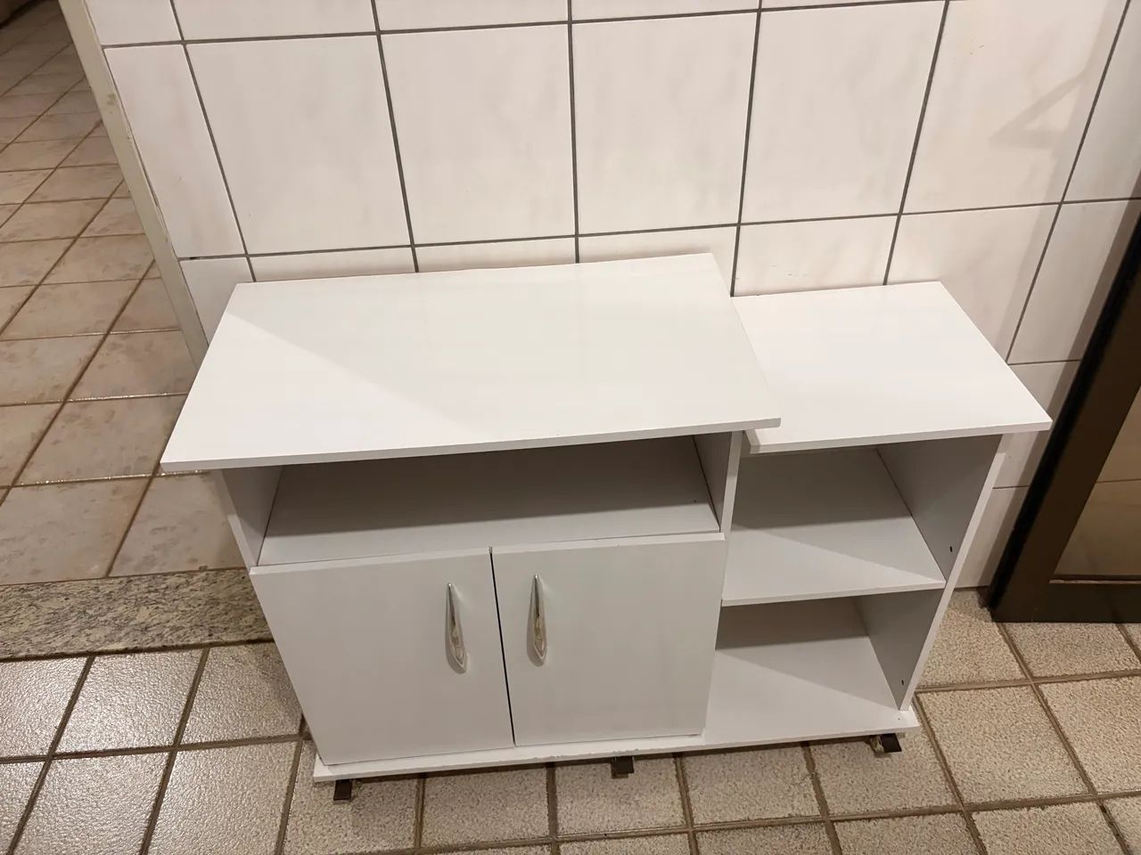 Armário de microondas 