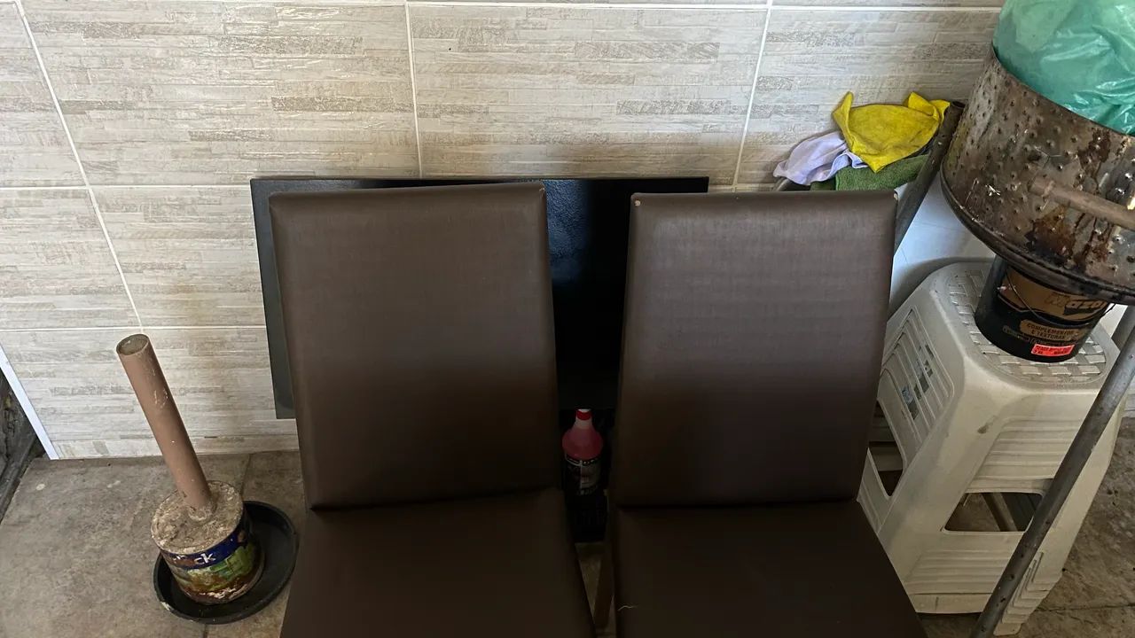 Vendo mesa seis cadeiras R$600,00 - Foto 4