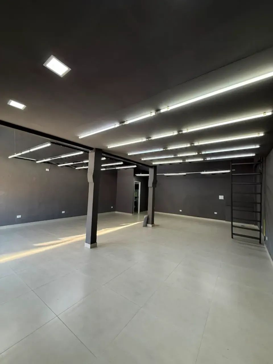 Ponto Comercial de Esquina para alugar no Mogilar - Foto 3