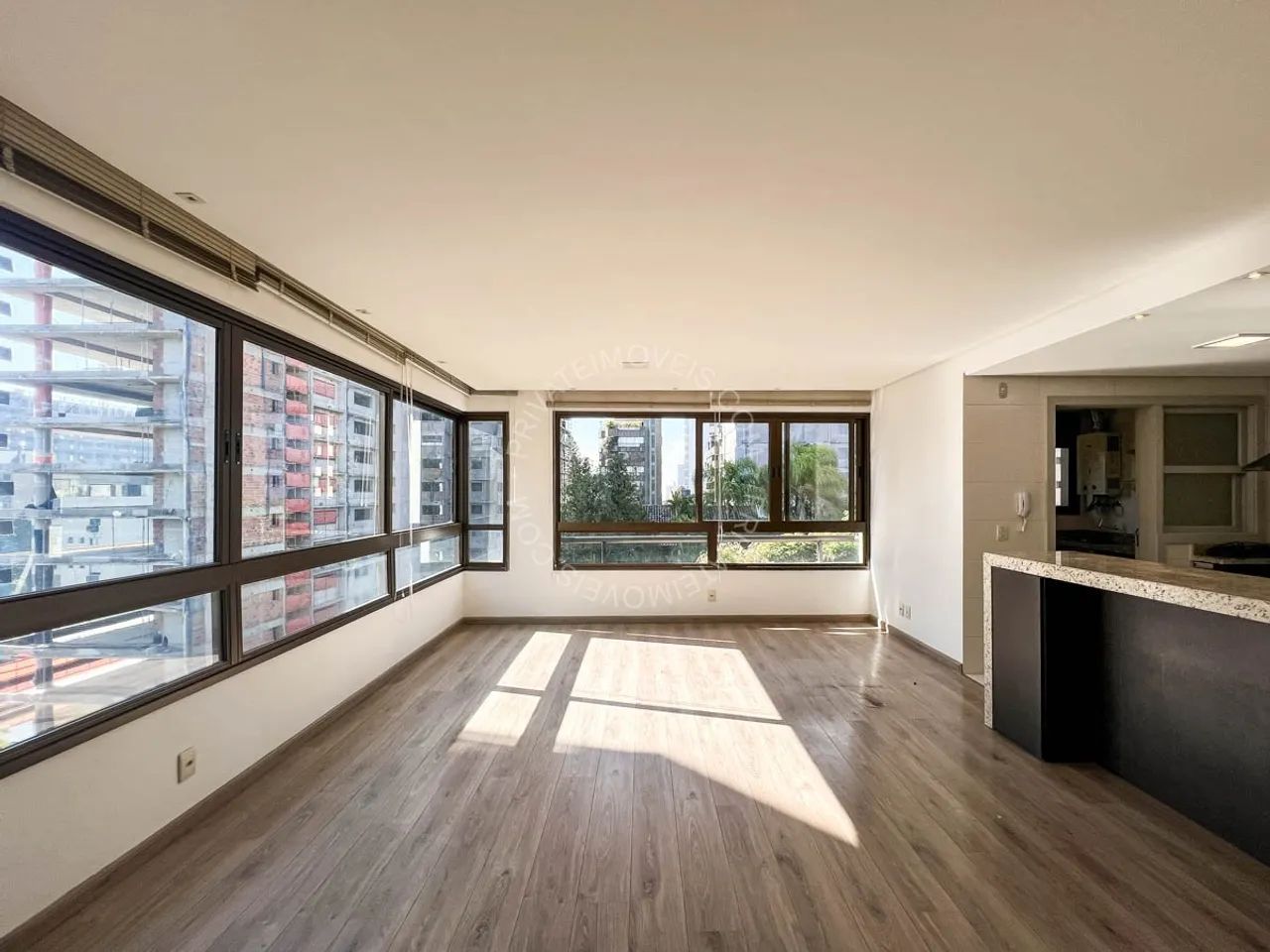 Apartamento semimobiliado para alugar no Mont Serrat com 2 quartos(2 suítes) - Foto 3