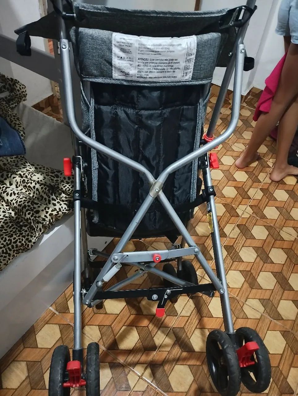 Carrinho de bebê modelo guarda chuva com duas posições  - Foto 4