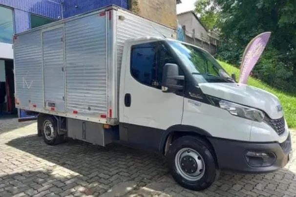 Iveco baú 2020
