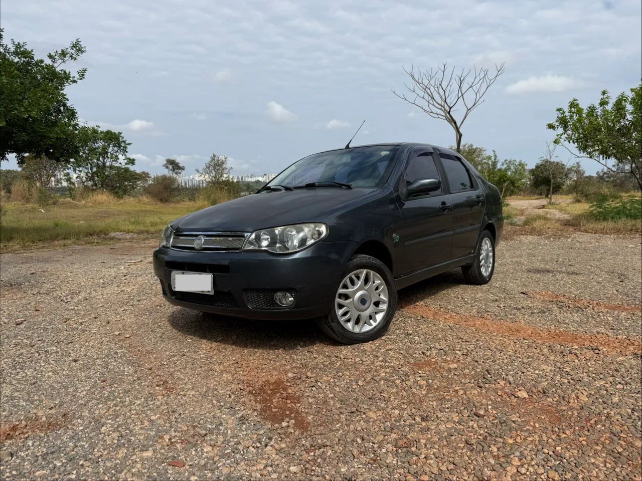 Fiat Siena Siena HLX 1.8 mpi Flex 8V 4p 2007