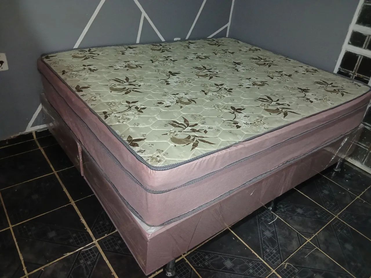 CAMA QUEEN SIZE DUAS BASES E COLCHAO DE MOLAS ENSACADAS ALTA - Foto 3