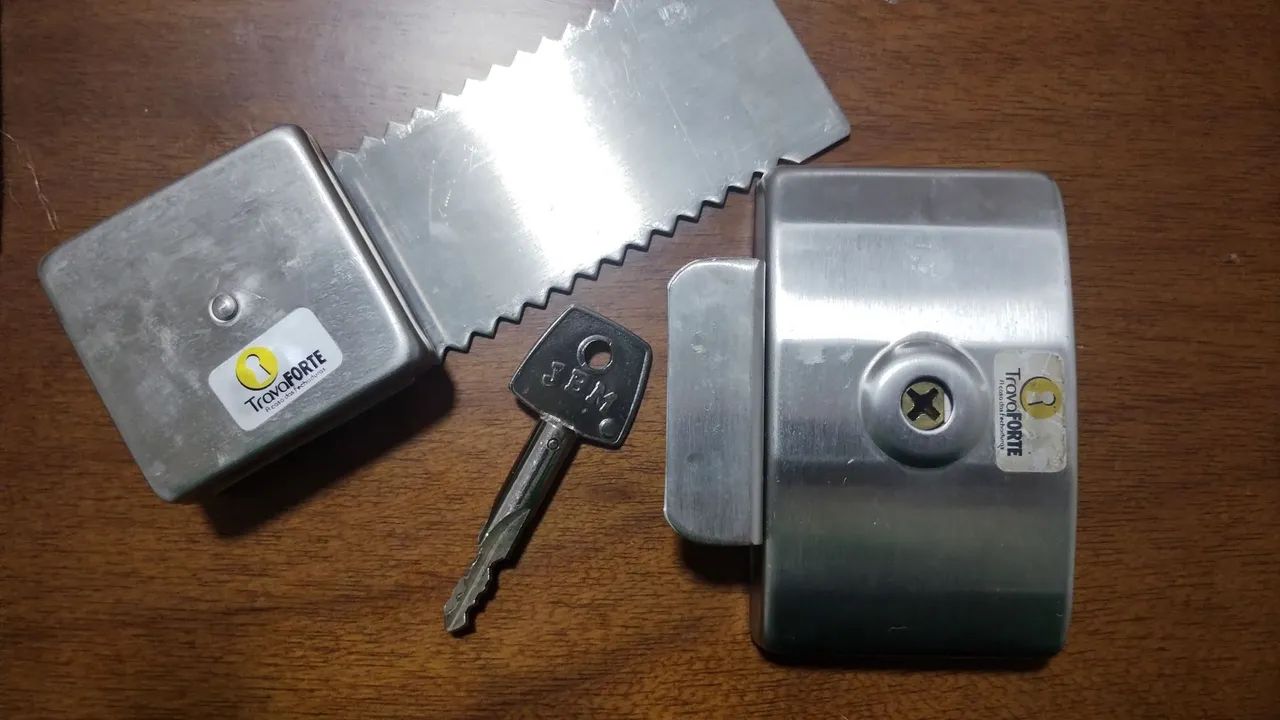 Fechadura JBM aço inox 