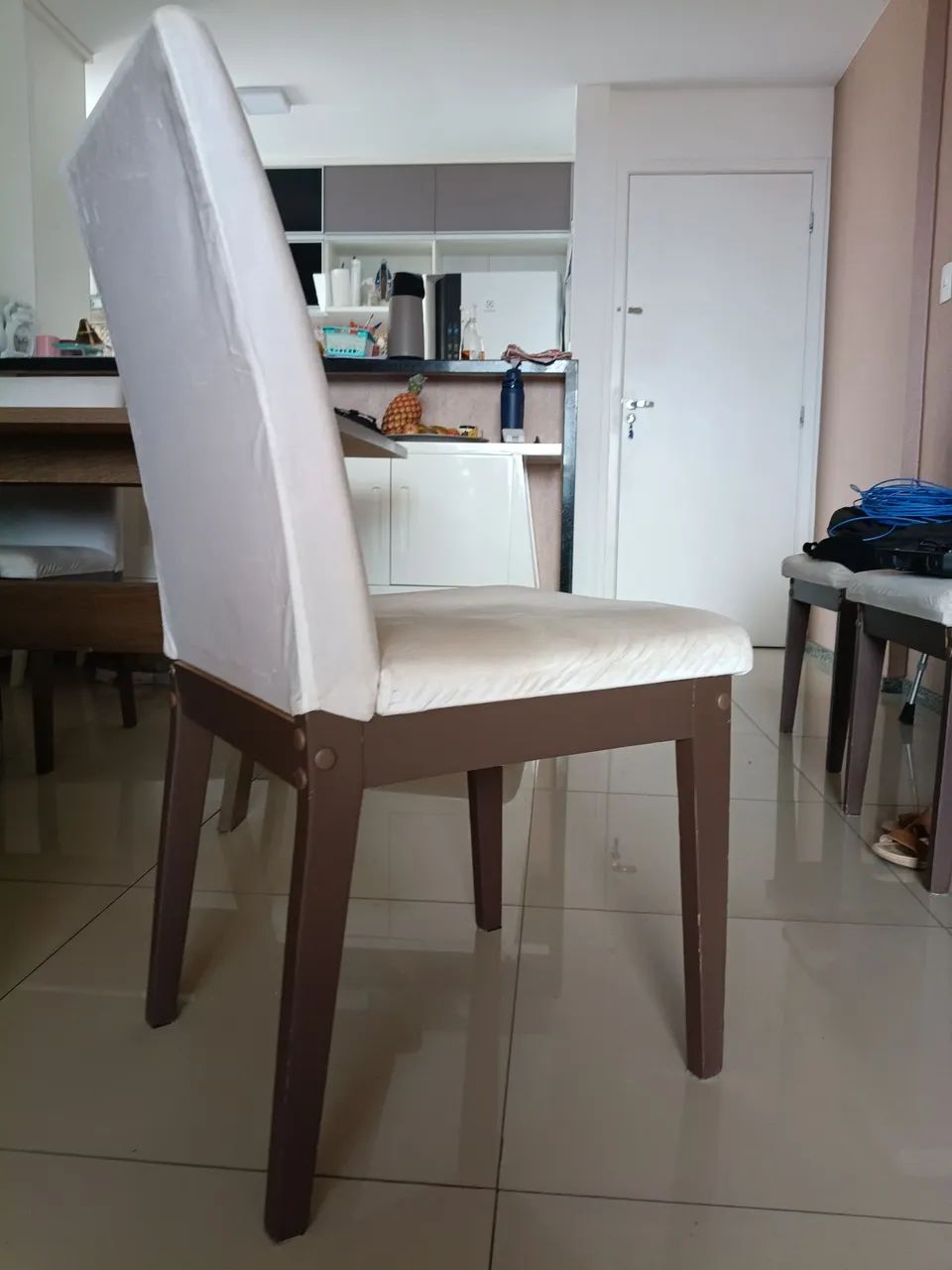 Mesa de Madeira com 6 cadeiras - Foto 5