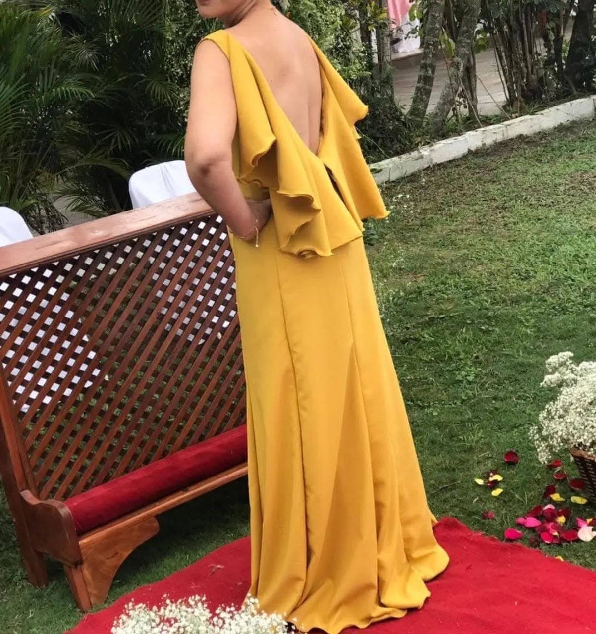 Vestido amarelo para festas