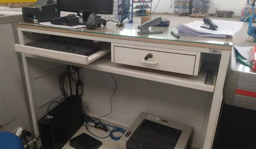 Móveis e Equipamentos Comerciais Usados - Foto 5