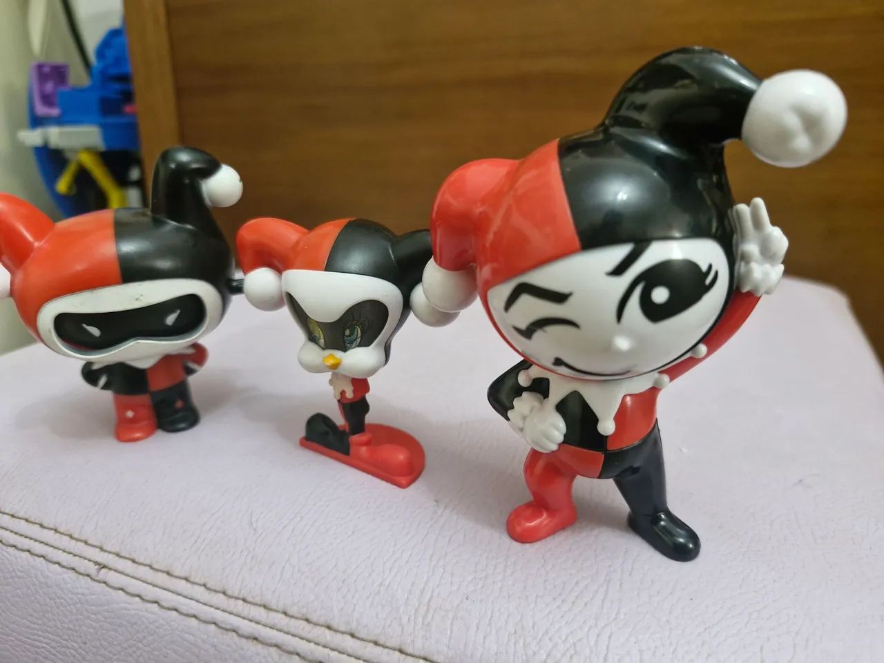 Miniaturas action figure - Harley Quinn - kit com 3 - Foto 2