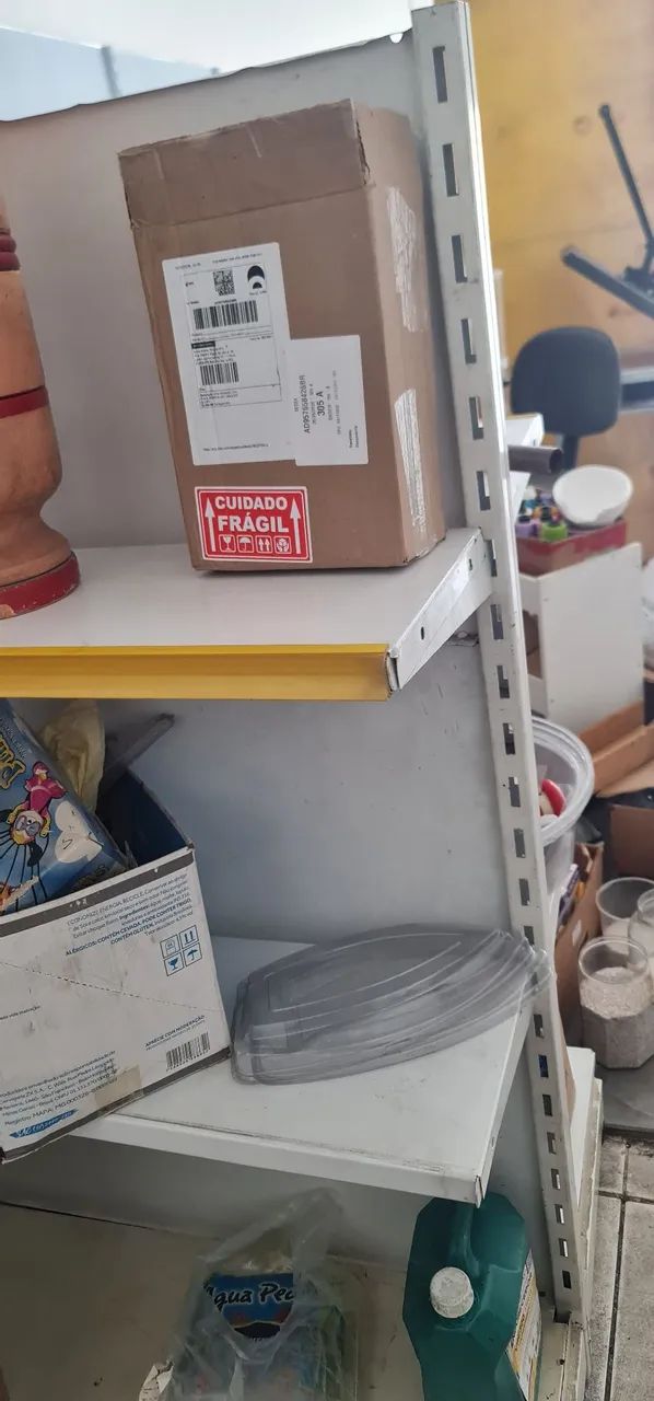 Prateleiras de aço 