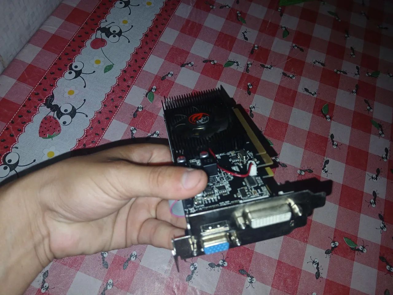 Placa de vídeo AMD Radeon HD 5450 1GB - Foto 3