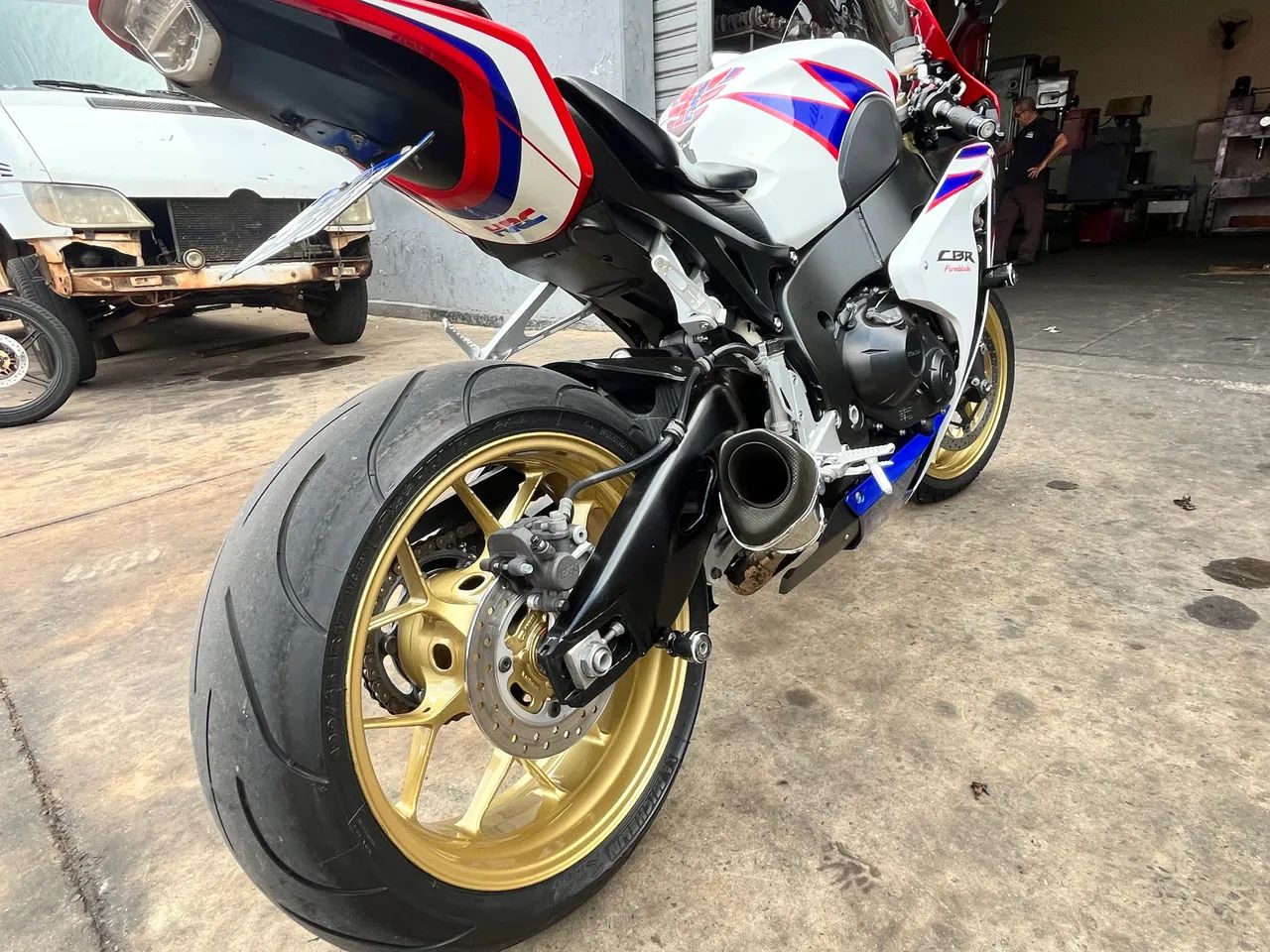CBR 1000RR FIREBLADE  - Foto 4