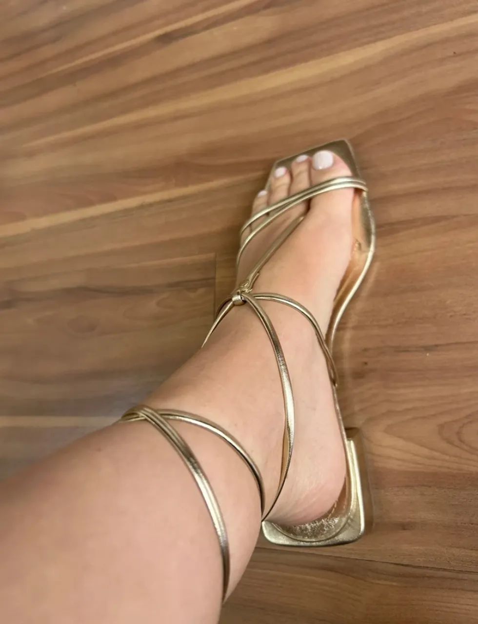 Sandália dourada de amarração SHEIN - Foto 3