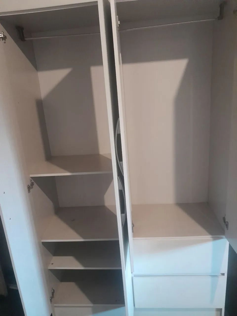 Guarda Roupas Solteiro 4 portas e duas Gavetas - Foto 3