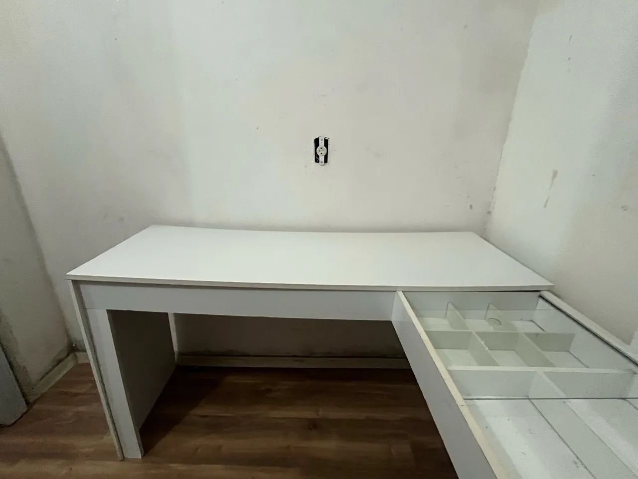 Escrivaninha com penteadeira em L - Foto 2