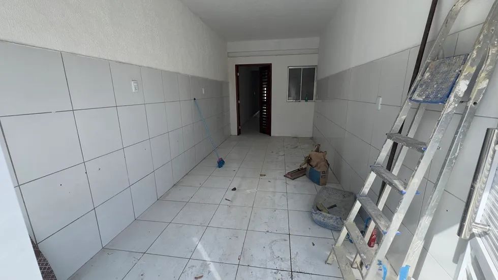Casa térrea com 2 quartos, suíte e quintal na Av. Dr. Florêncio de Alencar - Foto 2