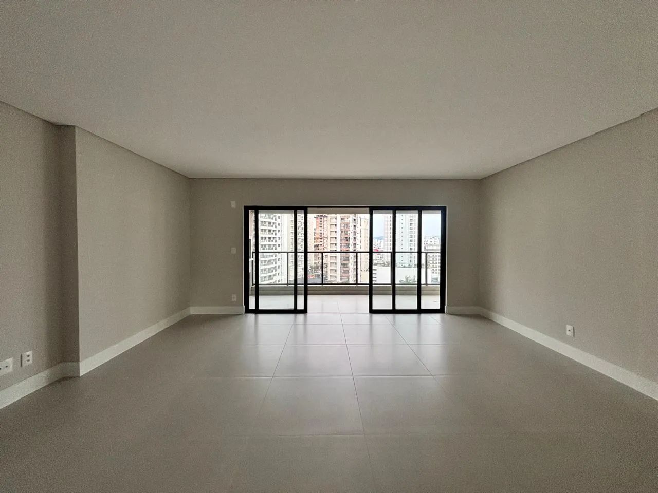 Apartamento no edifício Barão de Albuquerque em Itajaí - SC