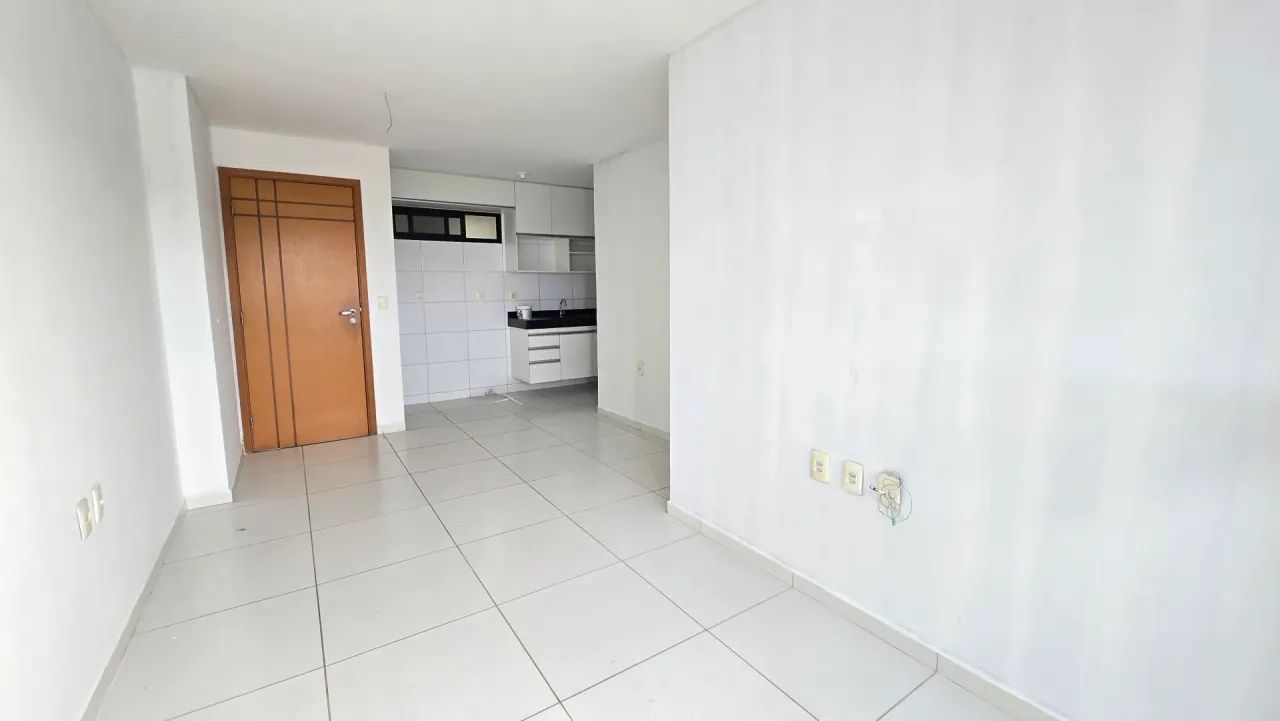 ALUGO APARTAMENTO COM 2/4 SENDO UM SUÍTE,  COM VARANDA! R$2.700,00 - Foto 4