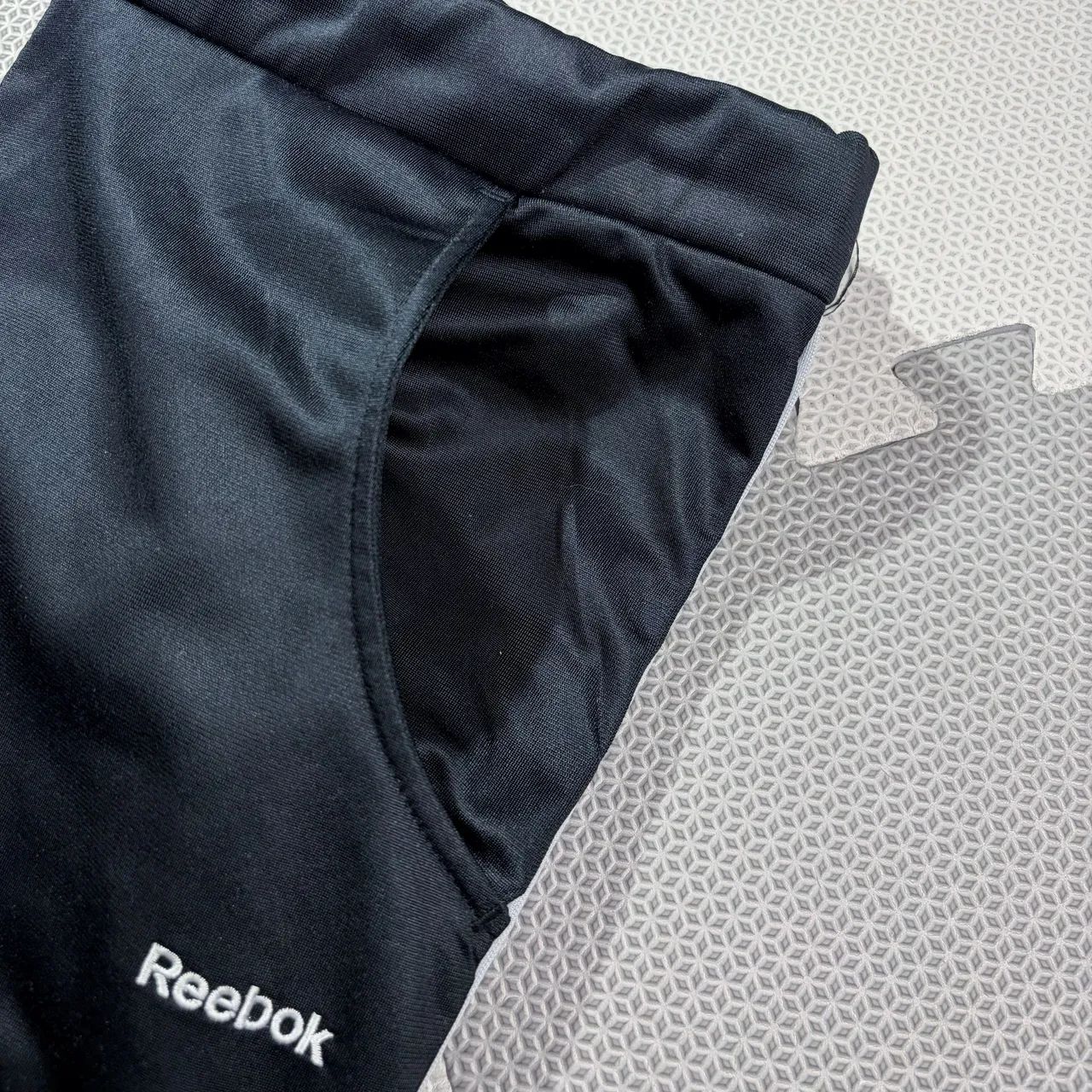 CALÇA REEBØK IDENTIFY TRACK BLACK - Foto 3