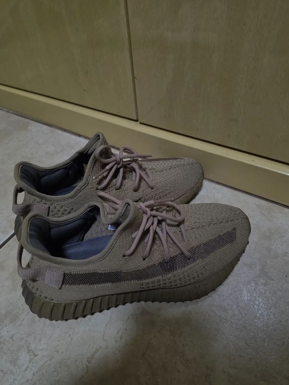 Tenis adidas Yeezy Boost 350 V2 Earth.  - Foto 3
