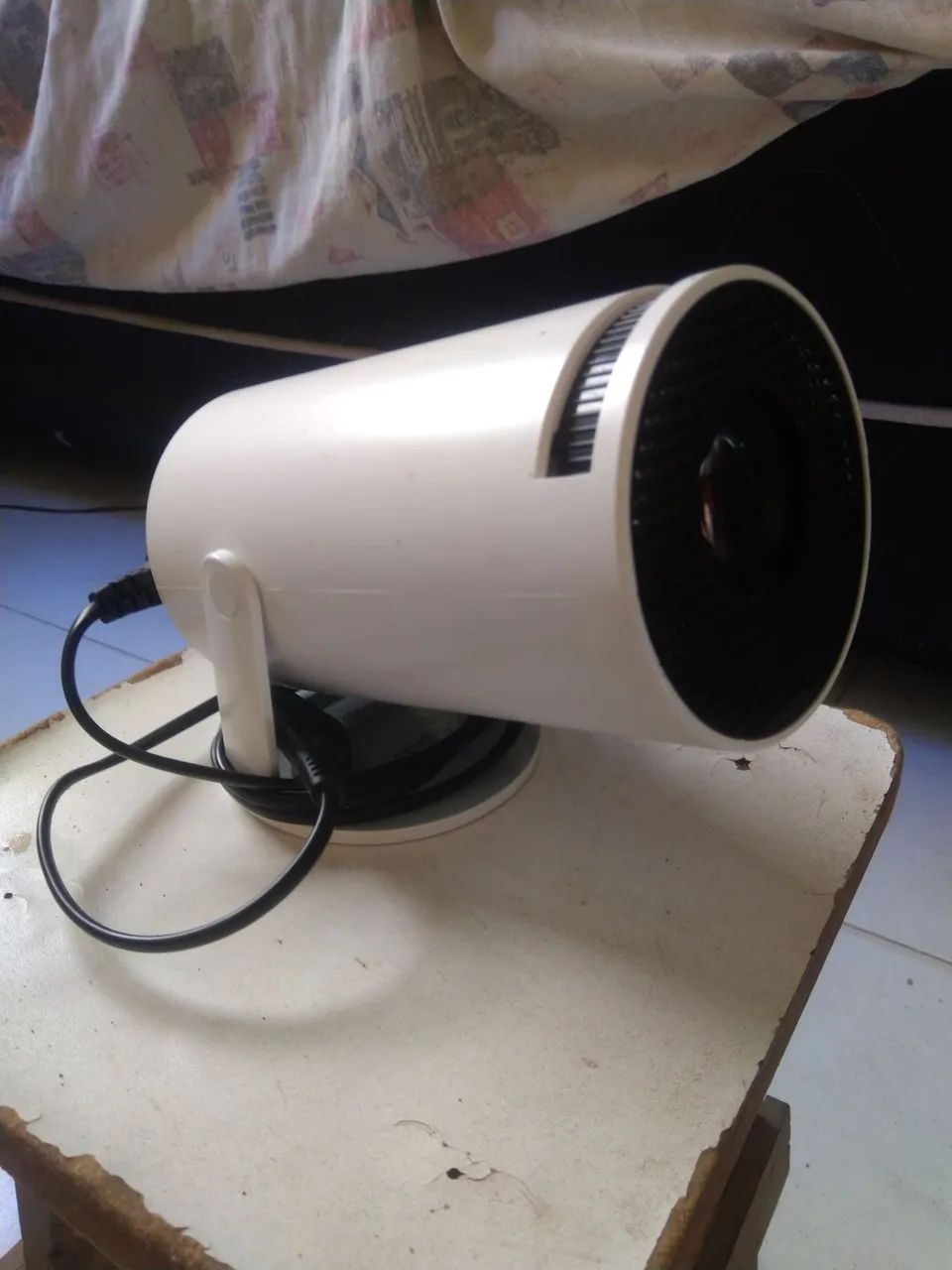 Vendo esse Projetor HY300