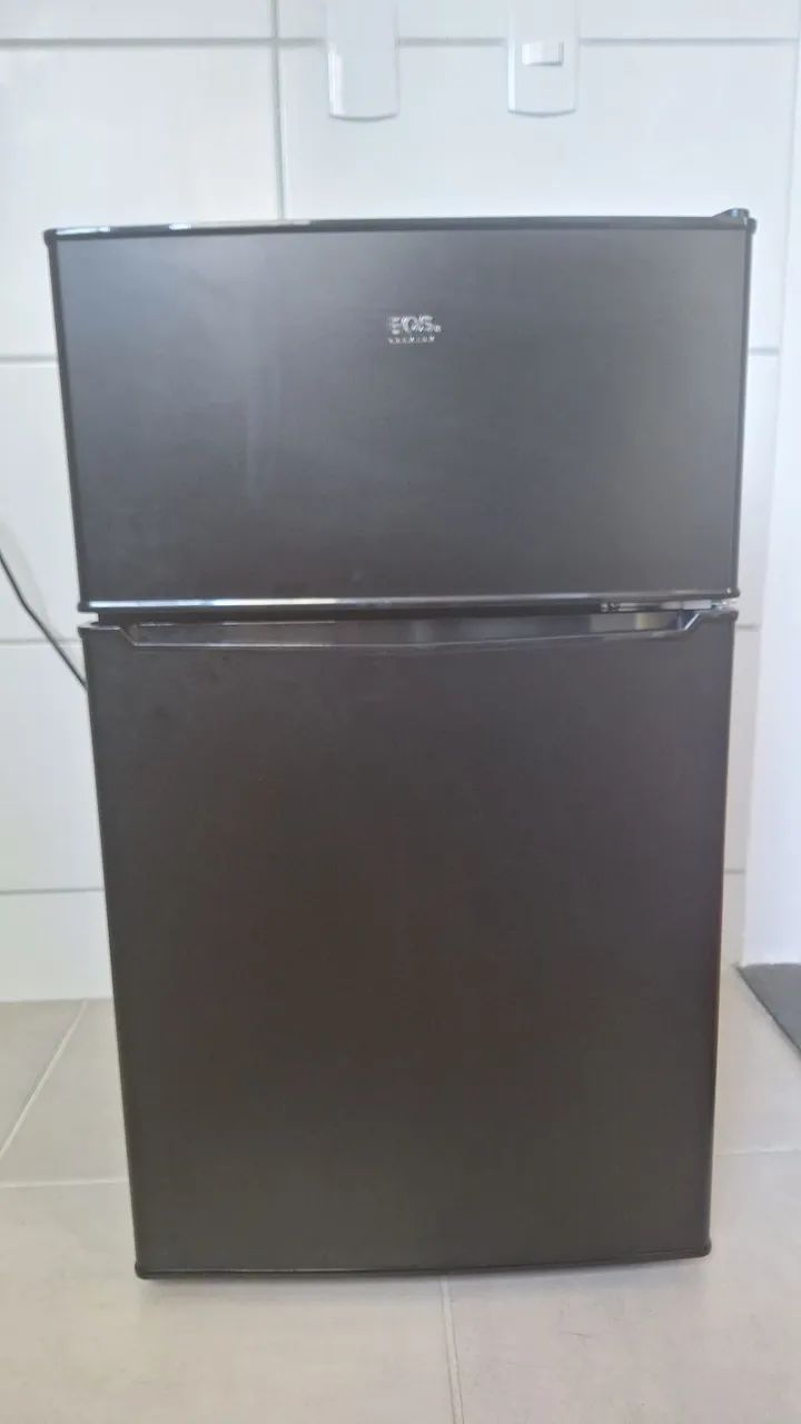 Frigobar Duplex Eos Efb140d 88 Litros Preto - Foto 2