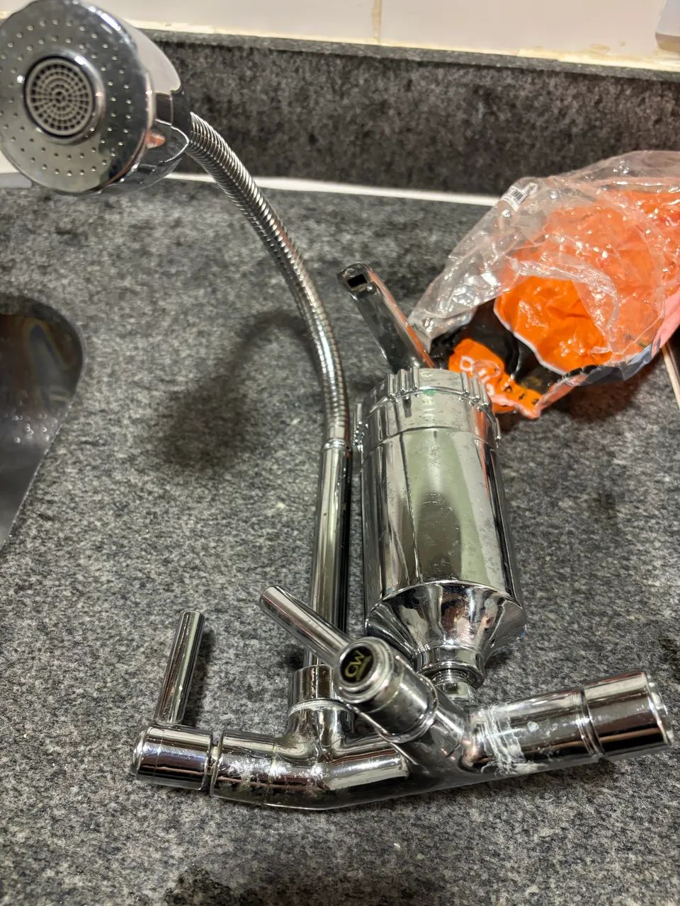 Kitchen faucet with filter, like new